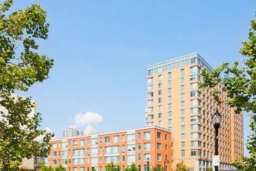 Sky City Apartments ニューヨーク エクステリア 写真